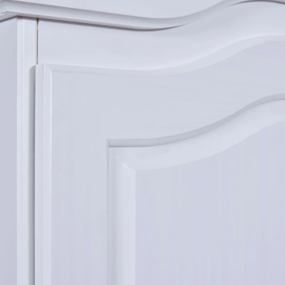 Armoire en bois massif 3 portes