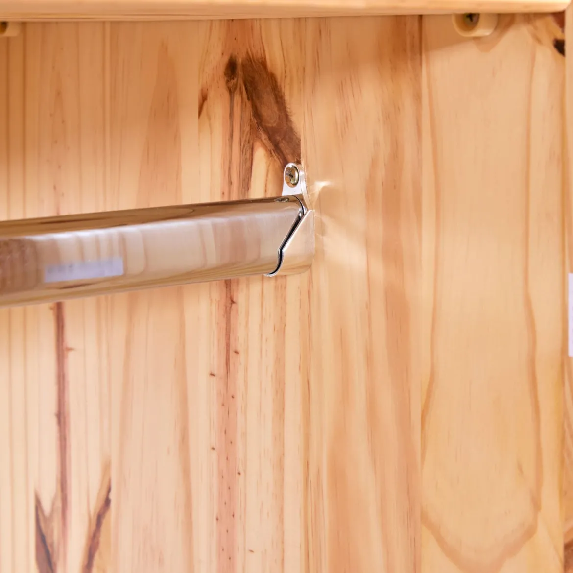 Armoire en bois massif 3 portes
