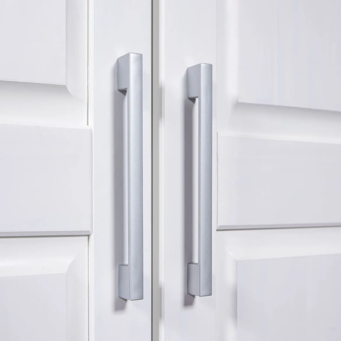 Armoire 3 portes en bois massif blanc - AR12023