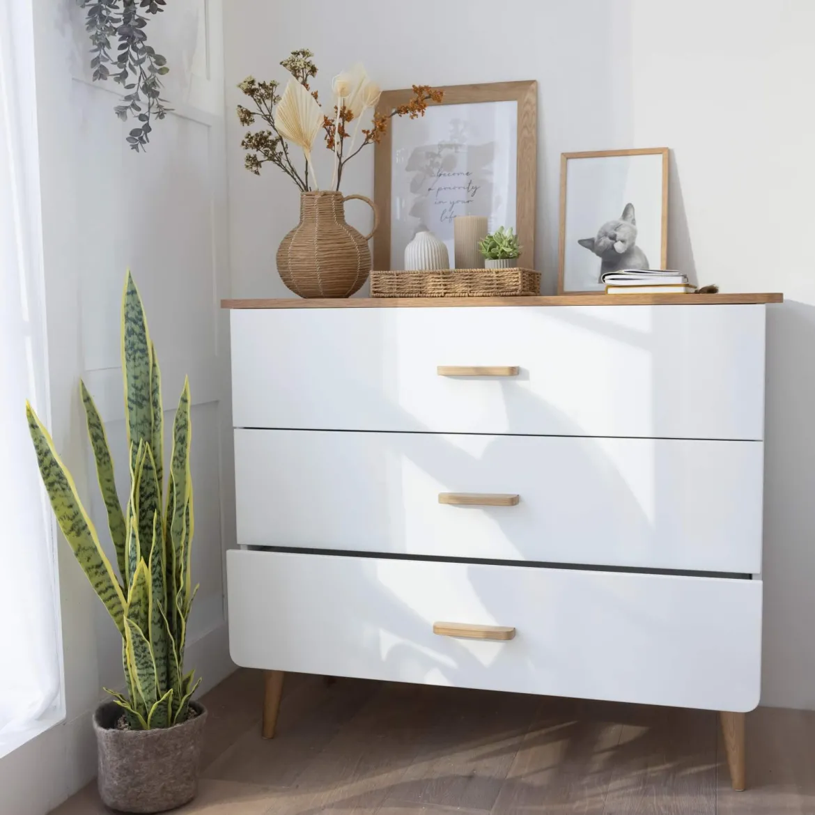 Commode SMOOTHCLOUD en bois naturel et blanc