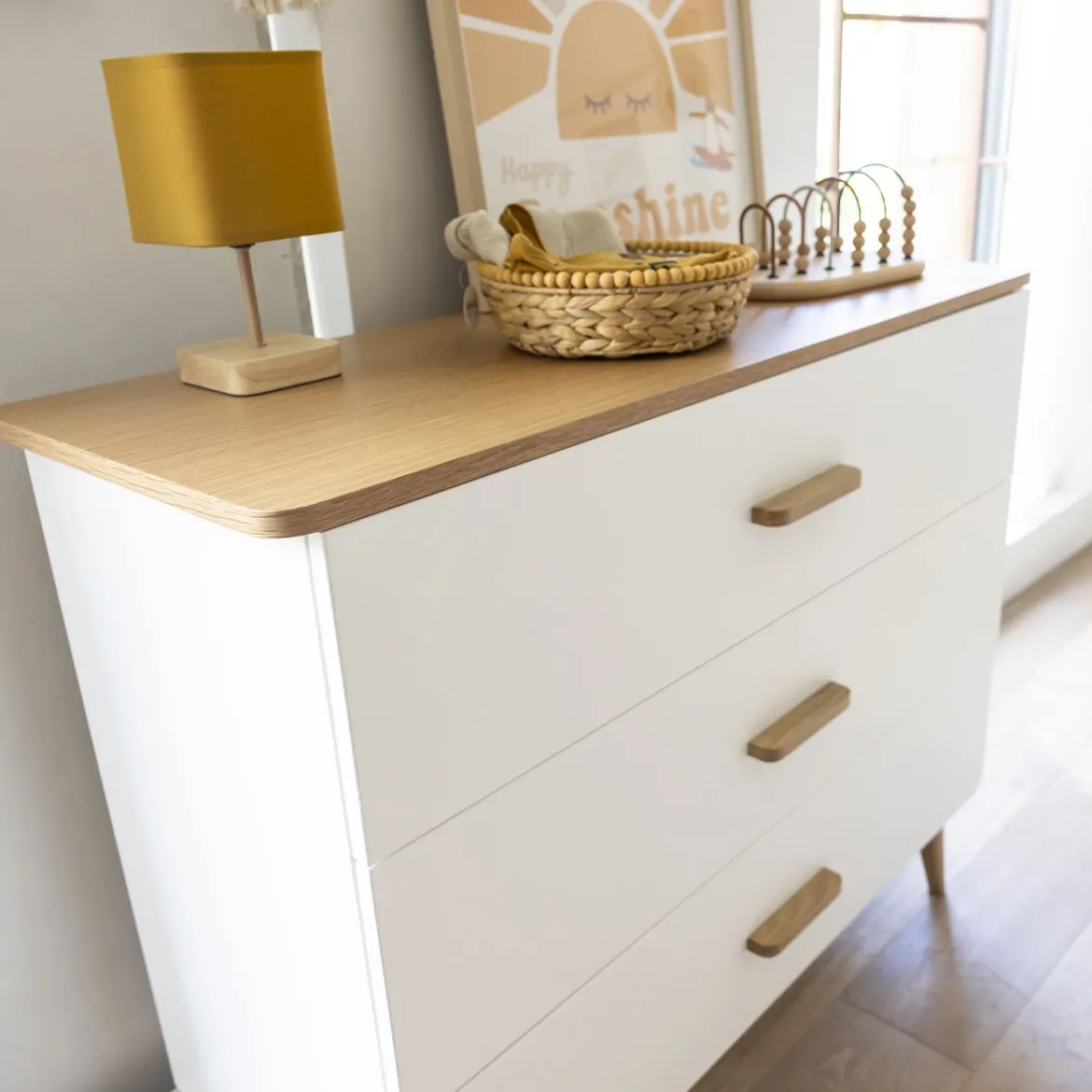 Commode SMOOTHCLOUD en bois naturel et blanc