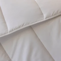 Couette légère été 175gr/m² anti-acariens et anti-bactériens