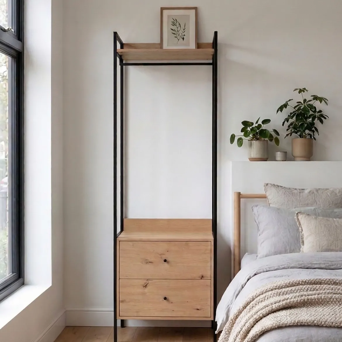 Dressing ouvert bois et métal avec tiroirs