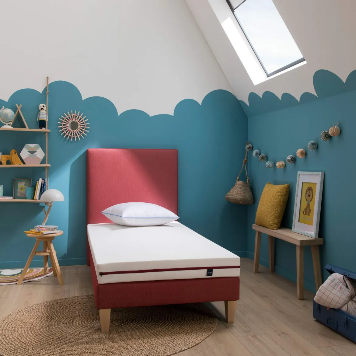 Ensemble matelas junior 100% latex, sommier, pieds, tête de lit, couette et oreiller Crépuscule 200 - SOMEO
