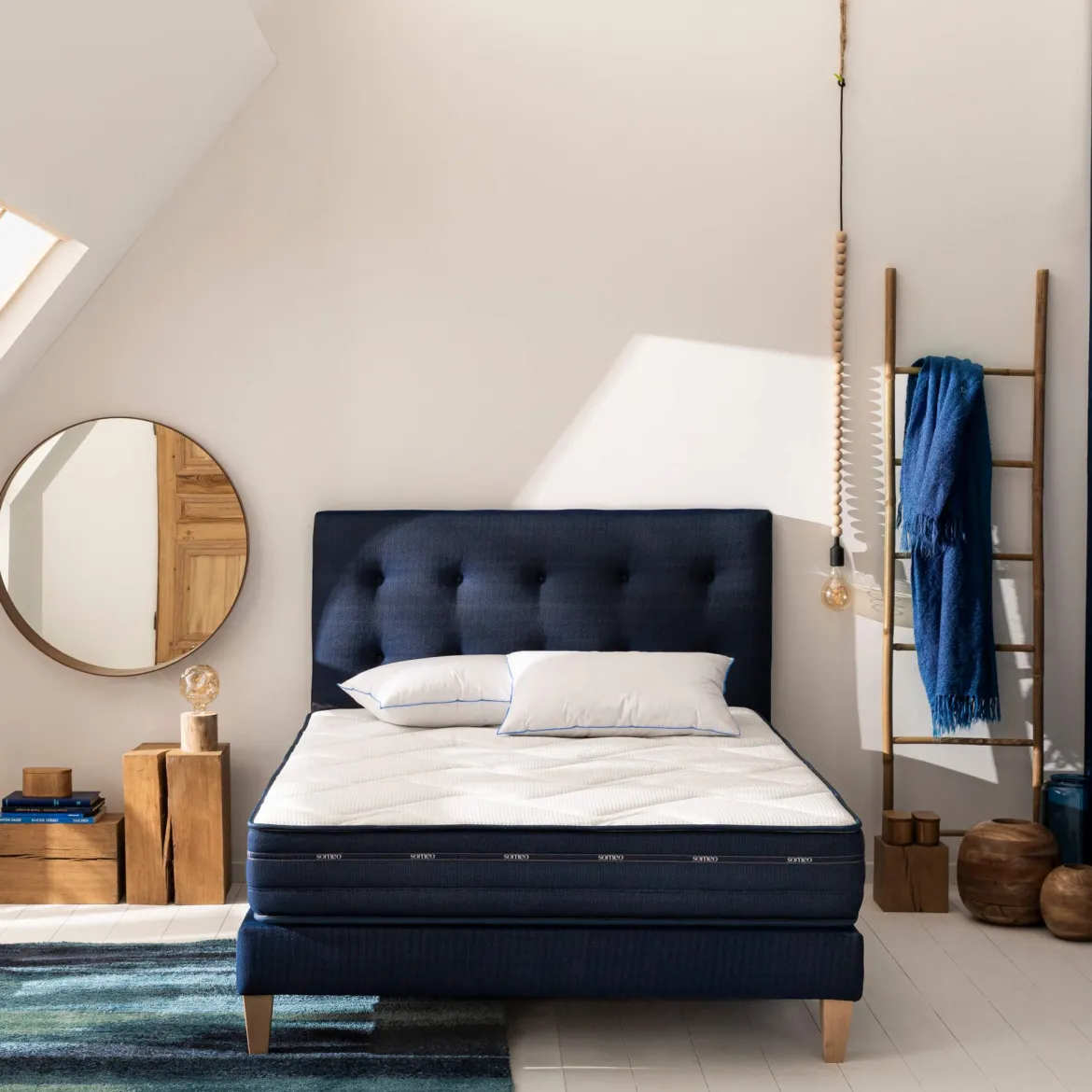 Ensemble matelas ressorts et mémoire de forme, sommier, pieds, tête de lit, couette et oreiller Rêve 500 - SOMEO