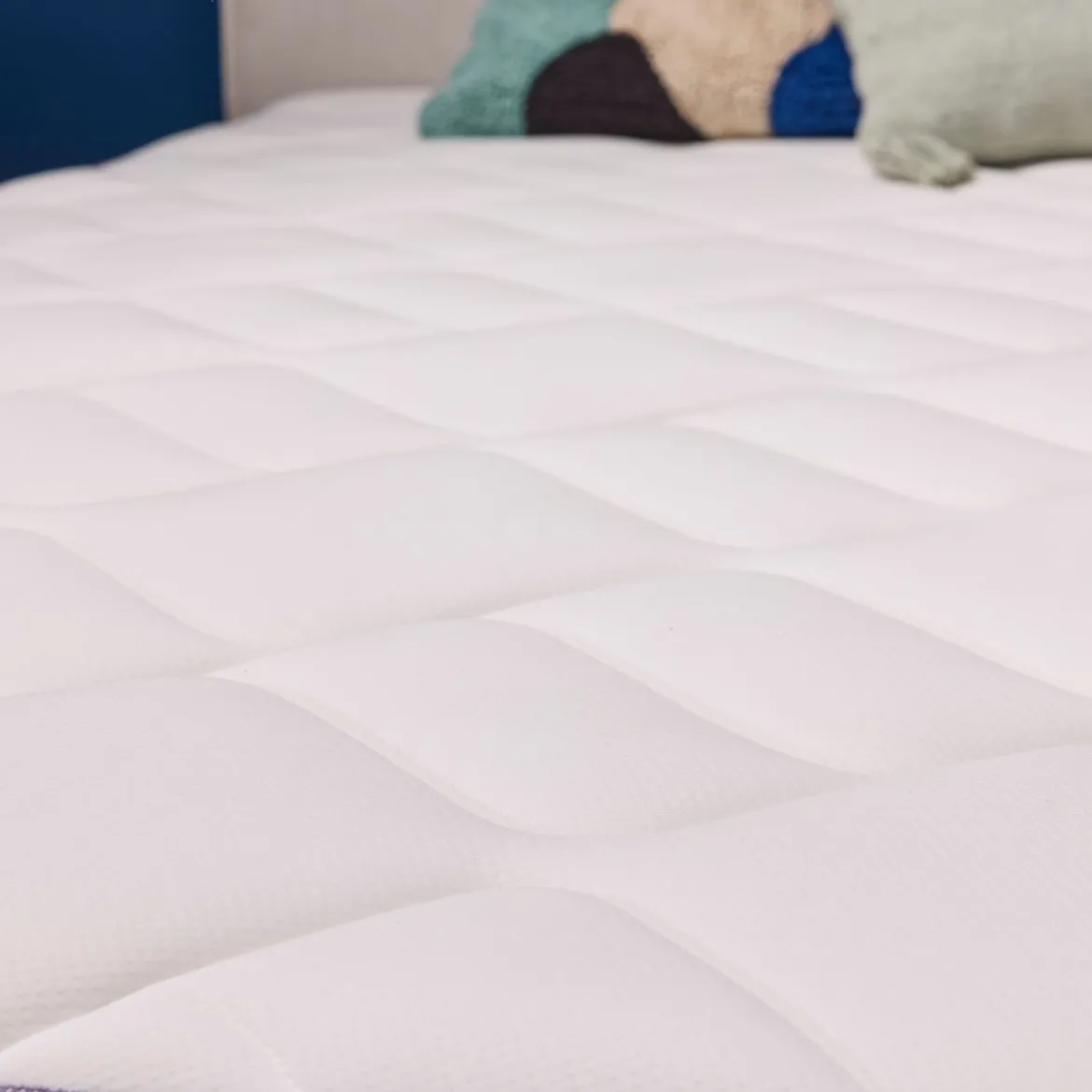 Ensemble sommier et matelas mousse HD et mémoire de forme très ferme Merinos Chill Bed