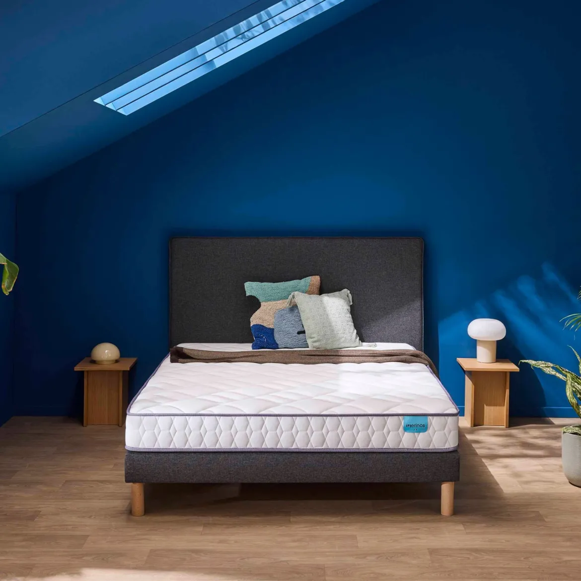 Ensemble sommier et matelas mousse HD et mémoire de forme très ferme Merinos Chill Bed