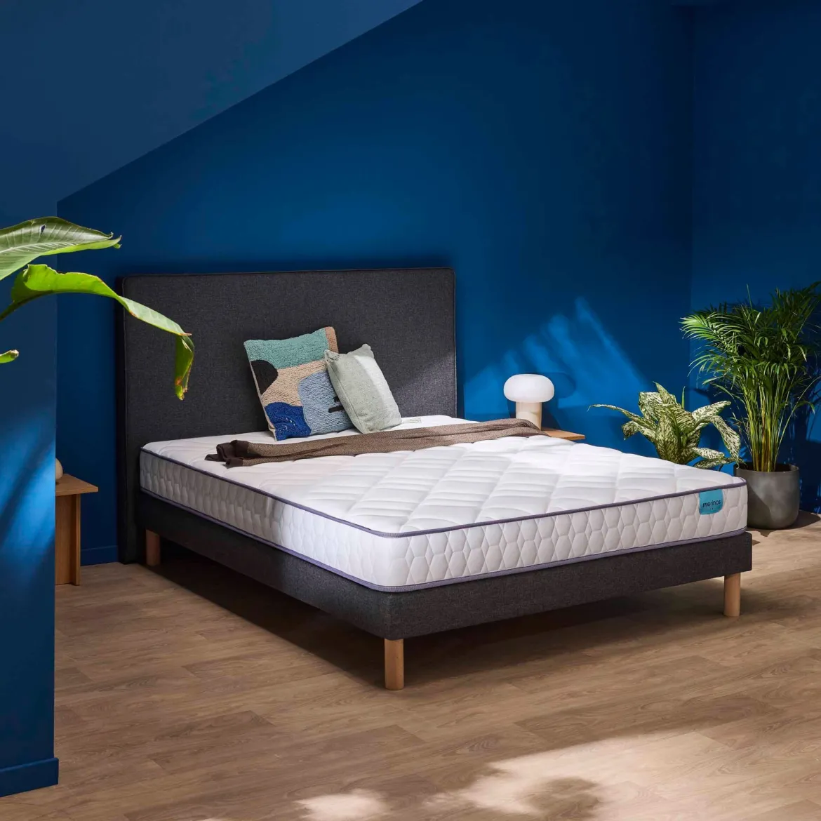 Ensemble sommier et matelas mousse HD et mémoire de forme très ferme Merinos Chill Bed