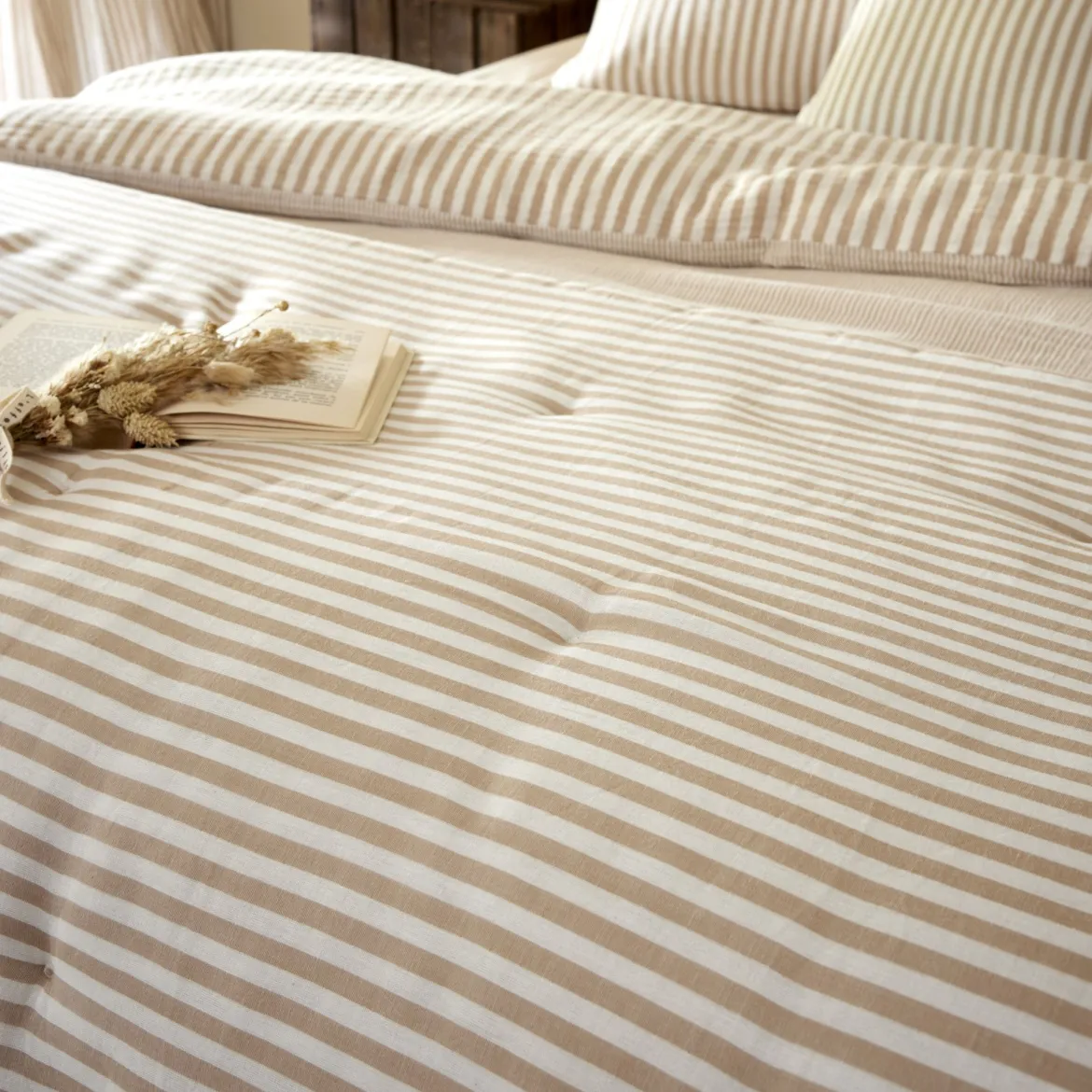 Housse de couette gaze de coton à rayures beige Terre de Nuit Ninon