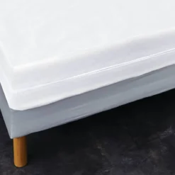 Housse de matelas anti-acariens et anti-punaises sans traitement