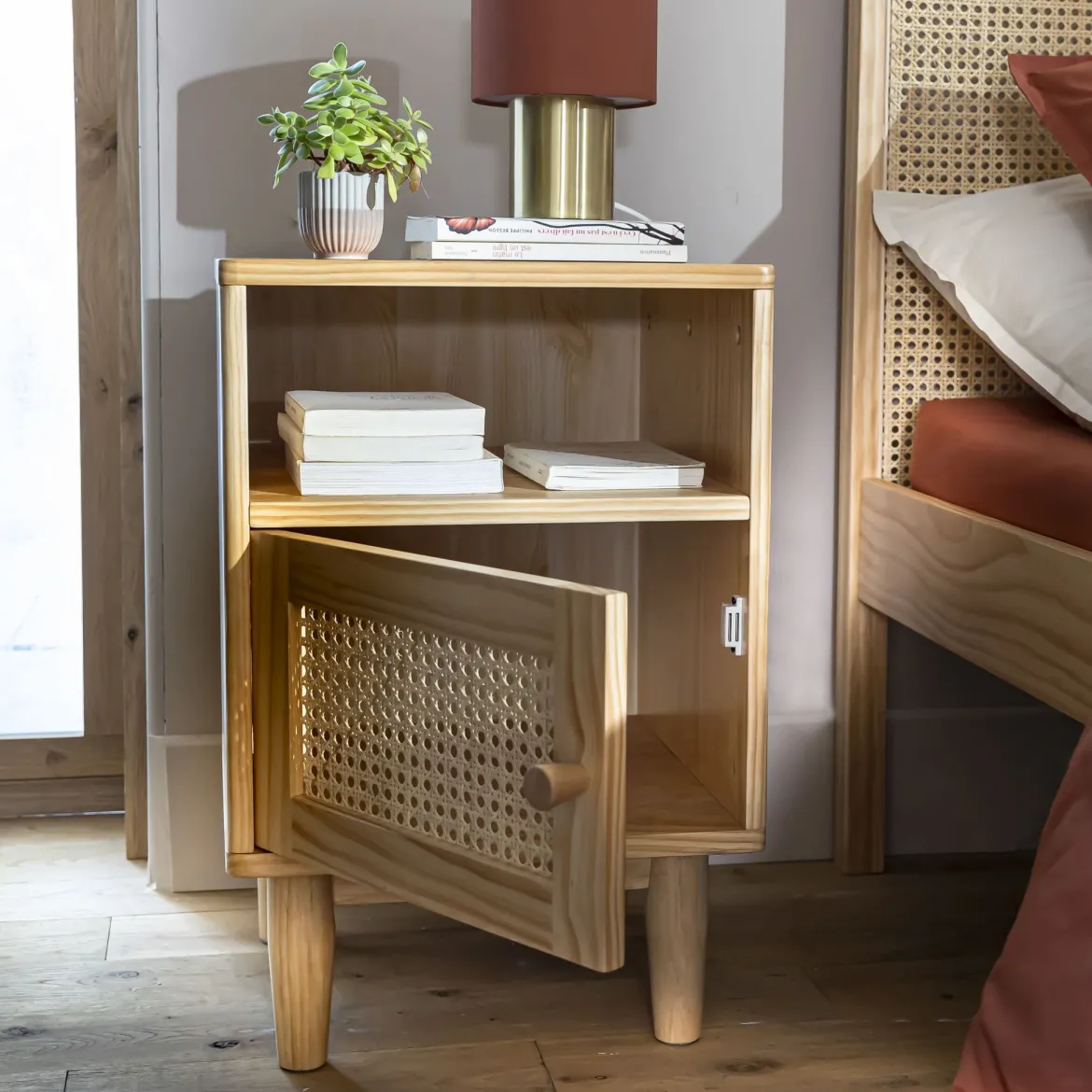 Lit adulte en pin massif tête de lit cannage + 2 chevets cannage ANNA