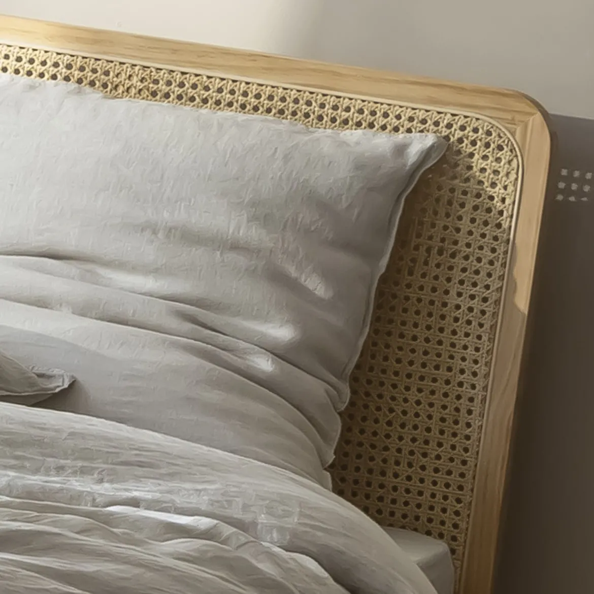 Lit adulte en pin massif tête de lit cannage + set de 2 chevets cannage ANNA