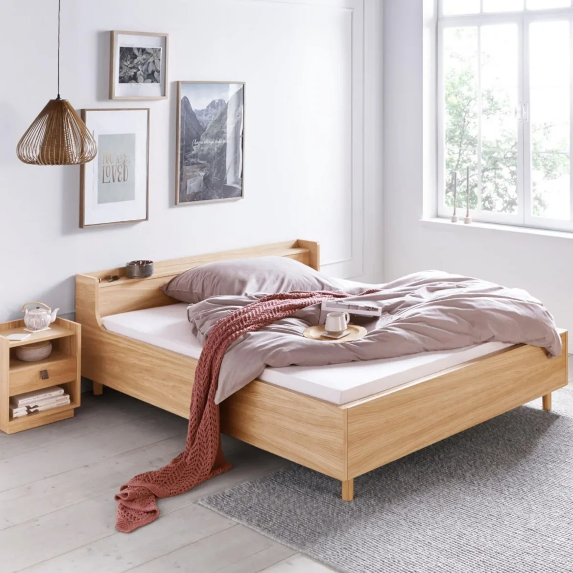 Lit avec tête de lit incurvée et pieds en bois massif 160x200 - LT0079
