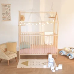 Lit bébé cabane évolutif en bois massif 60x120