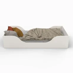 Lit inspiration Montessori enfant au sol blanc