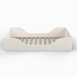 Lit inspiration Montessori enfant au sol blanc