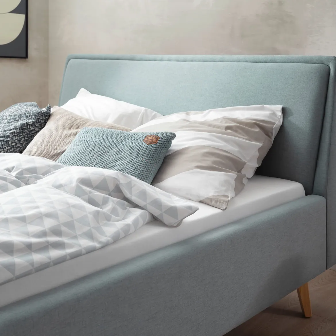 Lit rembourré en tissu avec tête de lit lisse - LT8003