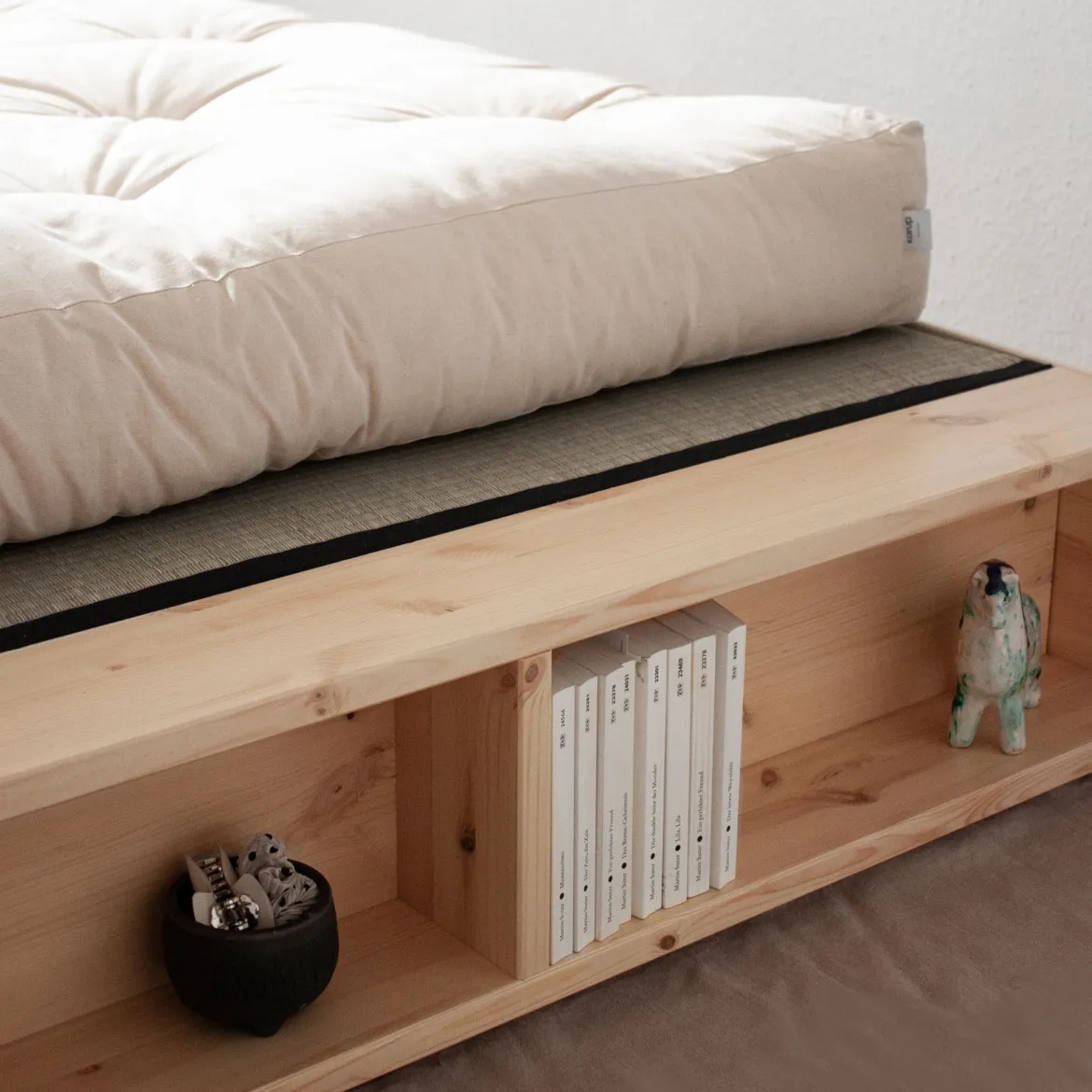 Lit ZIGGY en pin massif naturel avec multiples rangements + tatami