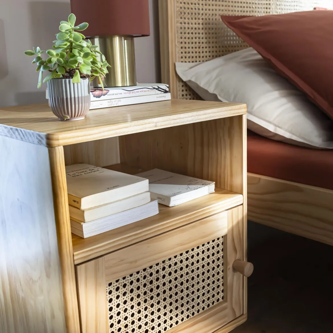 Lot de deux tables de chevet cannage en pin massif ANNA