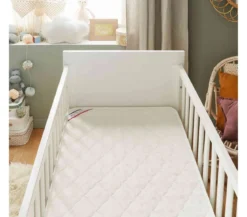 Matelas bébé sans substances nocives L'INDISPENSABLE