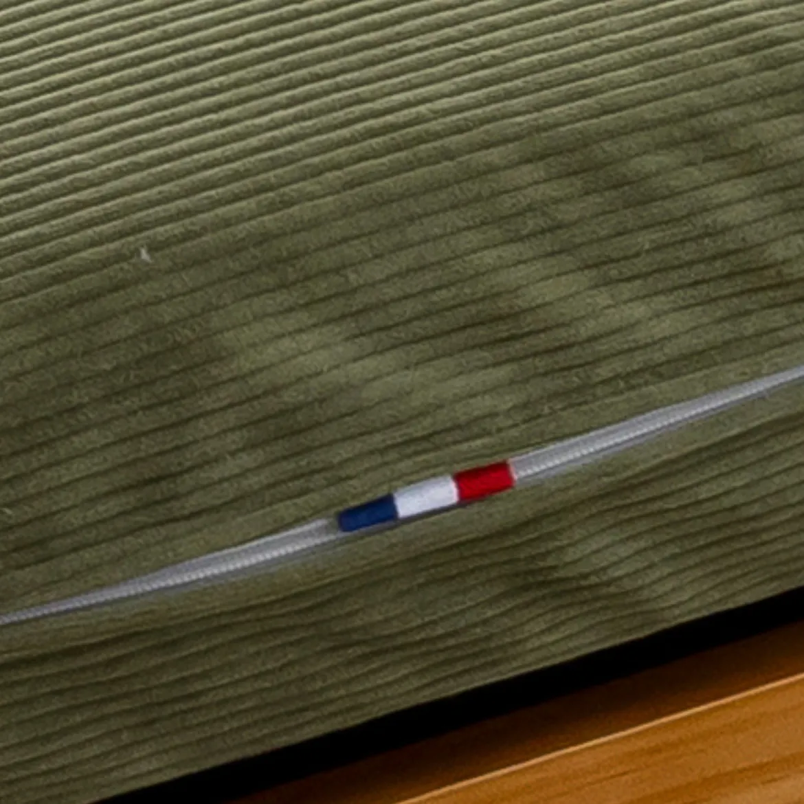 Matelas futon mémoire de forme ferme tissu velours côtelé - Terre de Nuit