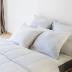 Pack couette 4 saisons et oreiller anti-acariens et anti-bactériens