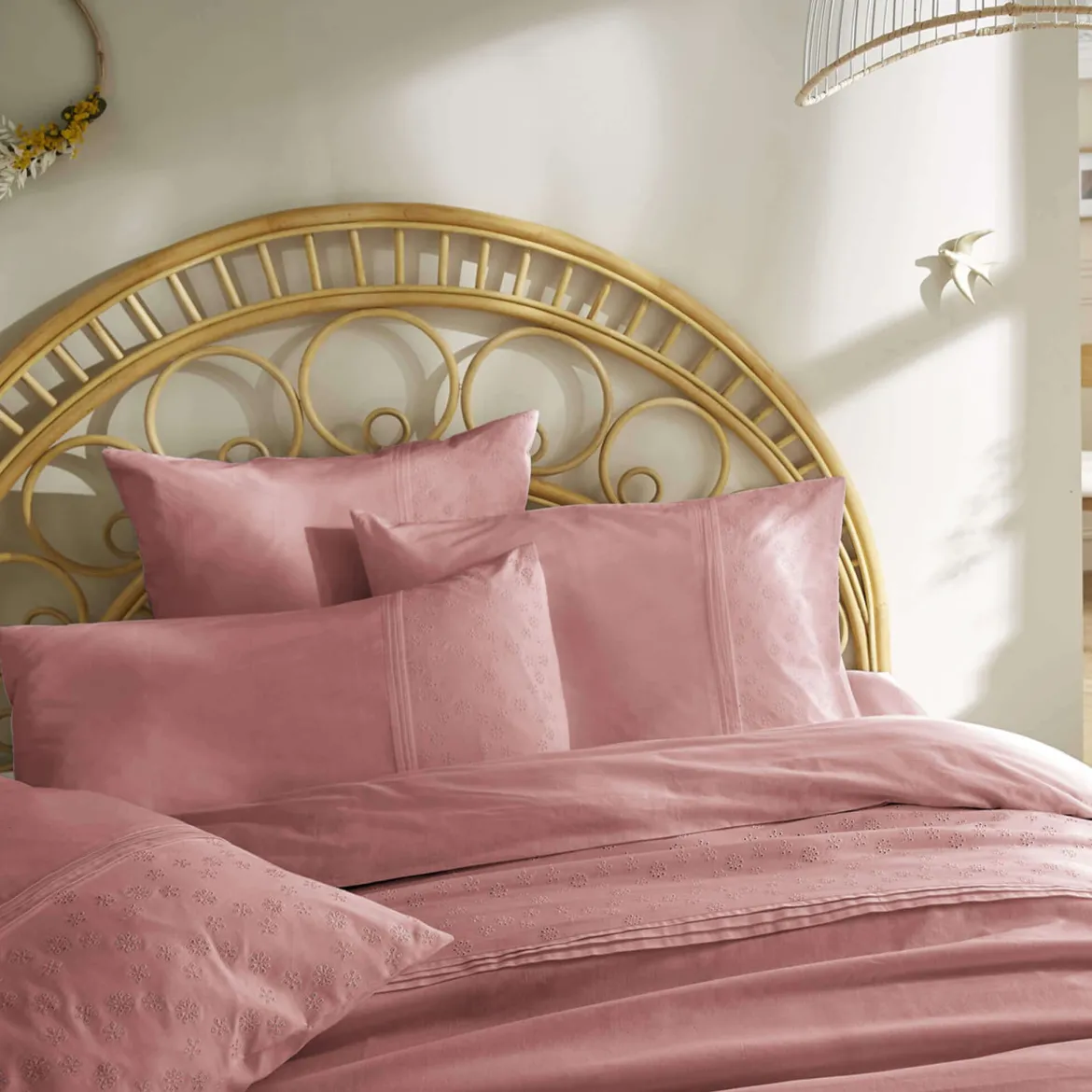 Parure de lit 100% coton broderie anglaise