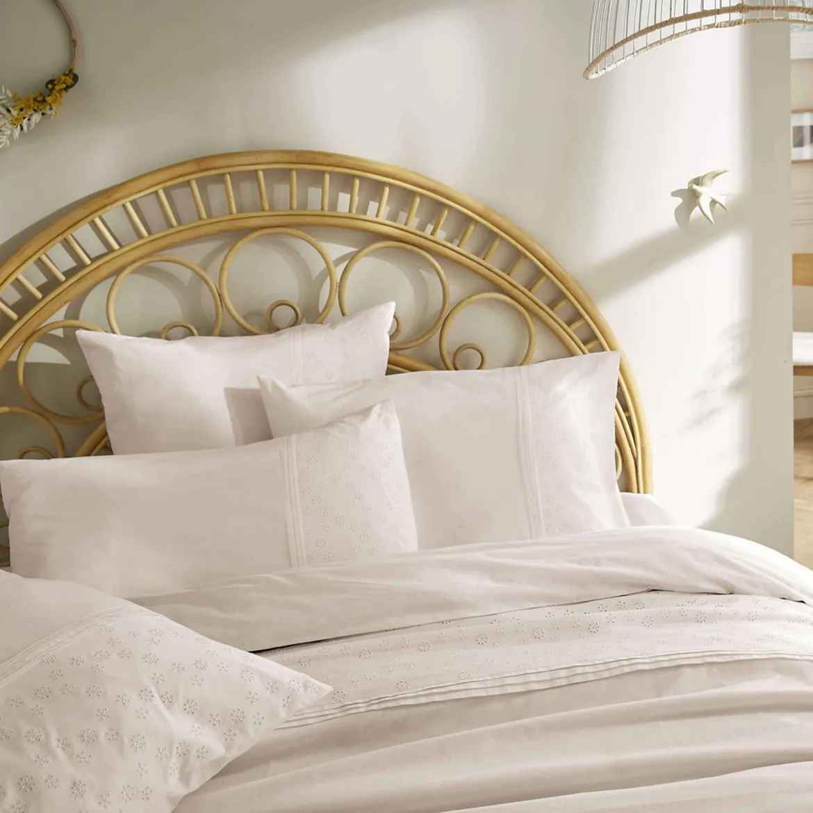 Parure de lit 100% coton broderie anglaise
