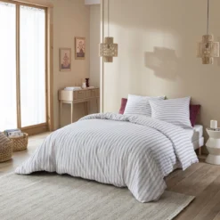 Parure de lit coton à rayures bordeaux Terre de Nuit Pointillé