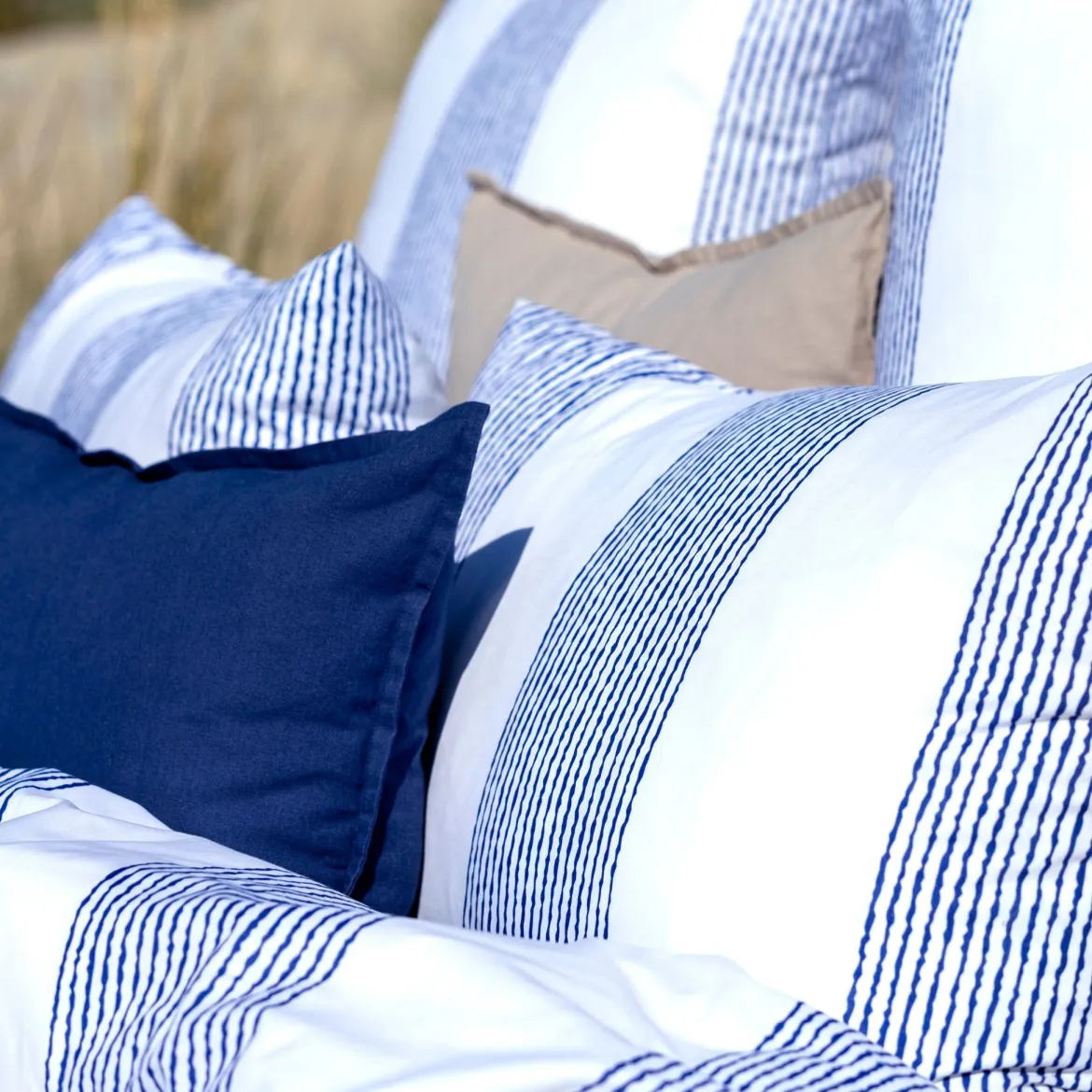 Parure de lit satin rayures bleue Terre de Nuit Mareen