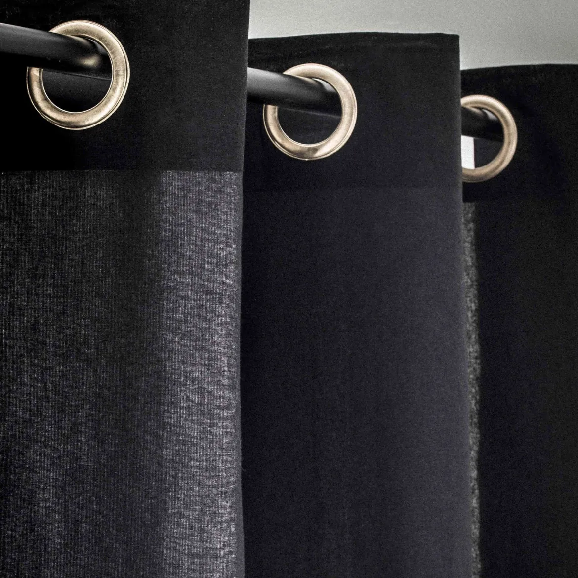 Rideau à œillets Today Gold is Black 140x240