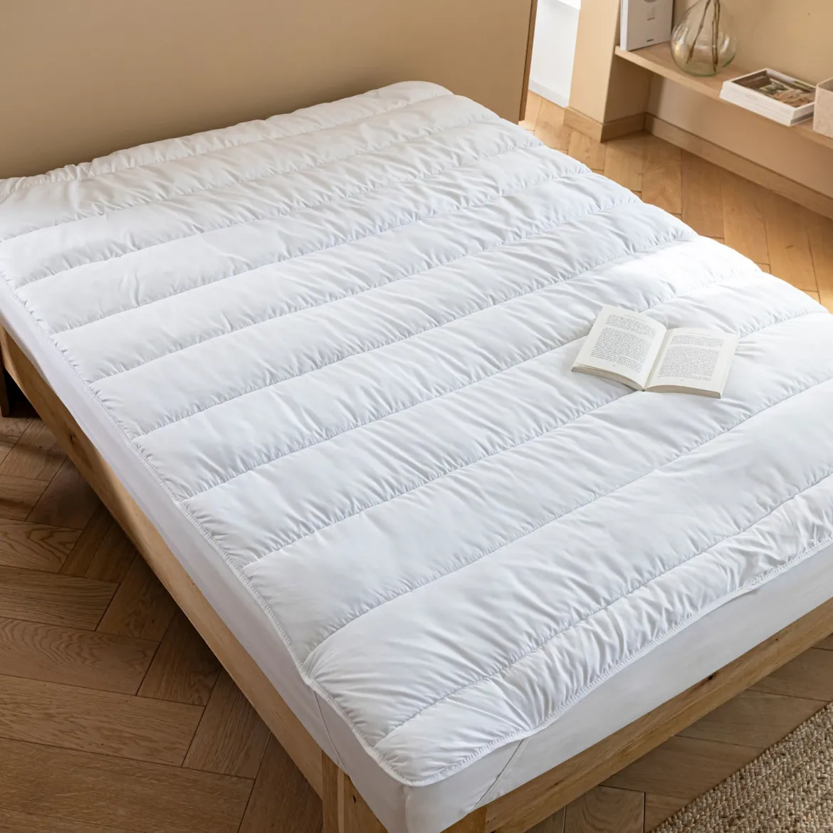 Surmatelas moelleux anti-acariens Terre de Nuit