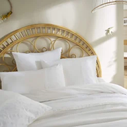 Taie d'oreiller 100% coton broderie anglaise
